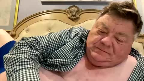 Snapshot of hypnotizing4u chatting on September 2025 12:08:02 PM hypnotizing4u online show from September 2025 12:08:02 PM