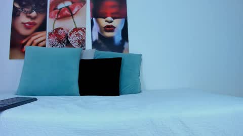 Snapshot of i_am_dolls chatting on October 2025 08:32:01 PM The Dolls online show from October 2025 08:32:01 PM