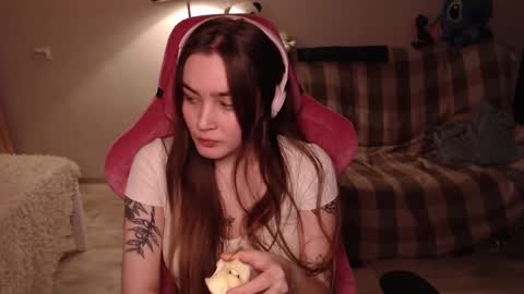 Snapshot of i_love_icecream chatting on January 2025 04:15:01 PM elisabeth online show from January 2025 04:15:01 PM