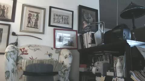 Snapshot of i_submissive_slut chatting on January 2025 12:38:01 AM ImYourBitch online show from January 2025 12:38:01 AM