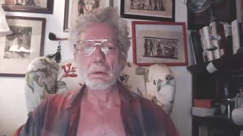 Snapshot of i_submissive_slut chatting on January 2025 07:07:01 AM ImYourBitch online show from January 2025 07:07:01 AM