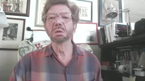 Snapshot of i_submissive_slut chatting on February 2025 08:05:02 PM ImYourBitch online show from February 2025 08:05:02 PM