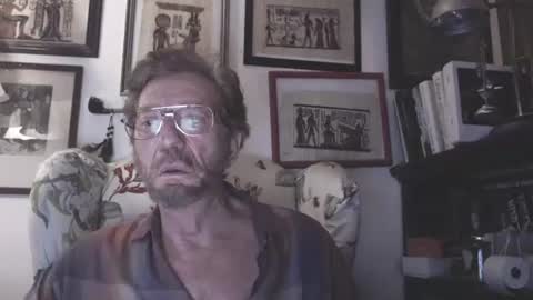 Snapshot of i_submissive_slut chatting on February 2025 06:04:01 AM ImYourBitch online show from February 2025 06:04:01 AM