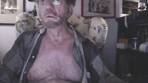 Snapshot of i_submissive_slut chatting on February 2025 06:22:02 AM ImYourBitch online show from February 2025 06:22:02 AM