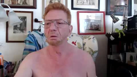 Snapshot of i_submissive_slut chatting on September 2025 08:08:02 PM ImYourBitch online show from September 2025 08:08:02 PM
