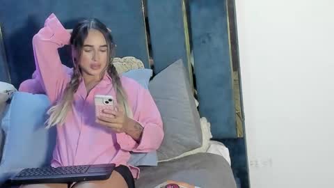 Snapshot of iam_brina04 chatting on October 2025 10:54:02 PM Brina online show from October 2025 10:54:02 PM