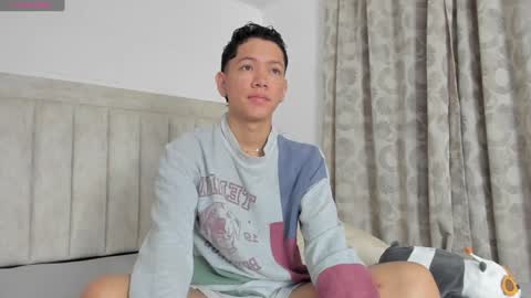 Snapshot of iamjulian_ chatting on December 2024 10:45:02 AM Juliiiiian online show from December 2024 10:45:02 AM