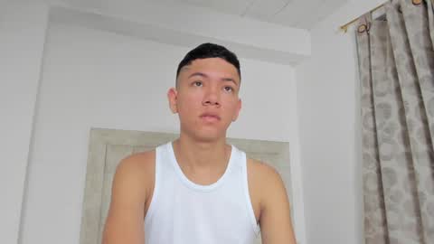 Snapshot of iamjulian_ chatting on January 2025 10:35:02 AM Juliiiiian online show from January 2025 10:35:02 AM