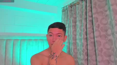 Snapshot of iamjulian_ chatting on January 2025 11:00:01 AM Juliiiiian online show from January 2025 11:00:01 AM
