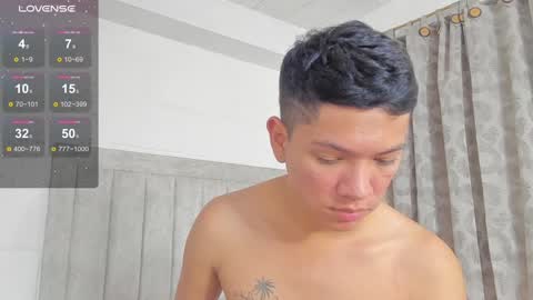 Snapshot of iamjulian_ chatting on January 2025 06:43:01 PM Juliiiiian online show from January 2025 06:43:01 PM