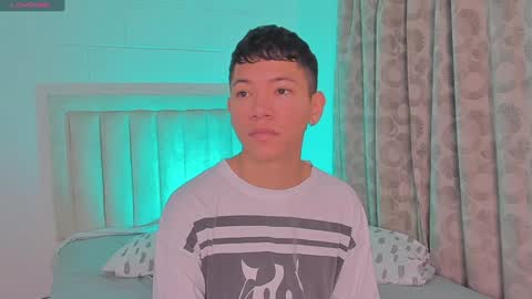 Snapshot of iamjulian_ chatting on January 2025 11:13:02 AM Juliiiiian online show from January 2025 11:13:02 AM