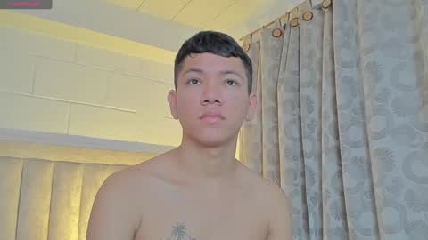 Snapshot of iamjulian_ chatting on January 2025 10:54:01 AM Juliiiiian online show from January 2025 10:54:01 AM