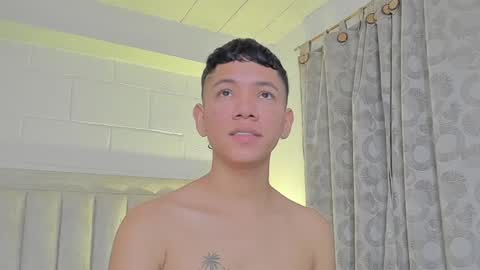 Snapshot of iamjulian_ chatting on January 2025 11:41:01 AM Juliiiiian online show from January 2025 11:41:01 AM