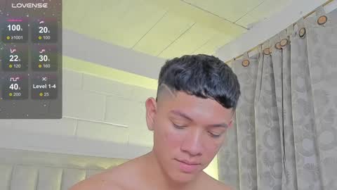 Snapshot of iamjulian_ chatting on January 2025 02:42:02 PM Juliiiiian online show from January 2025 02:42:02 PM