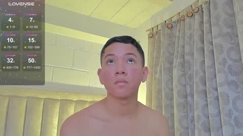 Snapshot of iamjulian_ chatting on February 2025 01:59:02 PM Juliiiiian online show from February 2025 01:59:02 PM