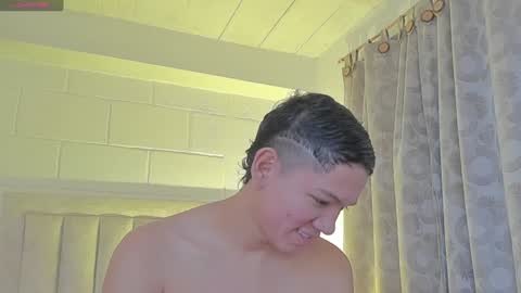 Snapshot of iamjulian_ chatting on February 2025 11:10:02 AM Juliiiiian online show from February 2025 11:10:02 AM