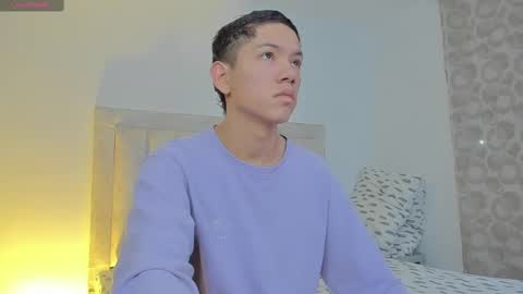 Snapshot of iamjulian_ chatting on March 2025 10:41:01 AM Juliiiiian online show from March 2025 10:41:01 AM