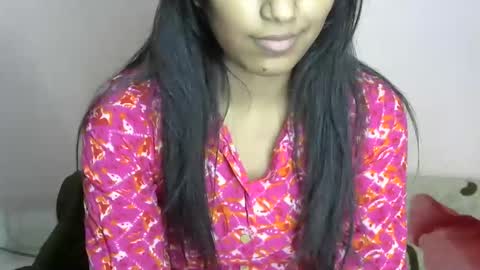 iamHotTaara online show from December 2024 05:33:02 PM