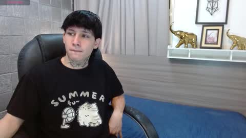 Snapshot of iancute_ chatting on November 2025 08:33:02 PM ian online show from November 2025 08:33:02 PM