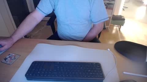 Snapshot of iandy12 chatting on October 2025 10:18:02 PM iandy12 online show from October 2025 10:18:02 PM