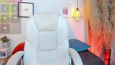 ian  online show from October 2025 03:13:02 AM