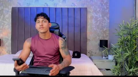 Ian White online show from September 2025 07:57:01 PM