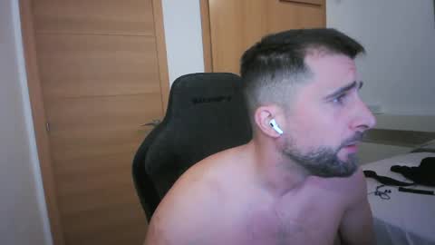 Snapshot of iberian_macho chatting on October 2025 01:59:02 PM iberian_macho online show from October 2025 01:59:02 PM
