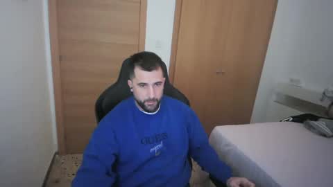 Snapshot of iberian_macho chatting on November 2025 02:06:01 PM iberian_macho online show from November 2025 02:06:01 PM