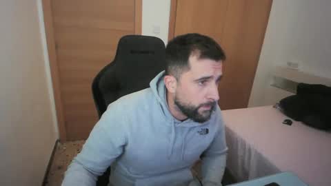 Snapshot of iberian_macho chatting on November 2025 02:34:02 AM iberian_macho online show from November 2025 02:34:02 AM
