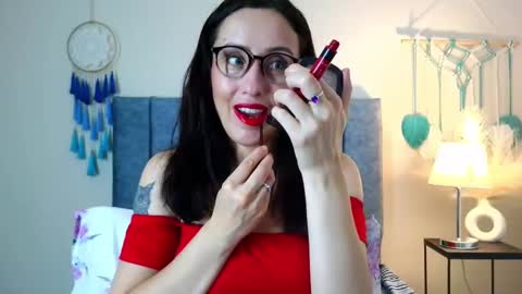 Snapshot of iberianmoonmk chatting on October 2025 05:44:02 PM Iberian Moon online show from October 2025 05:44:02 PM