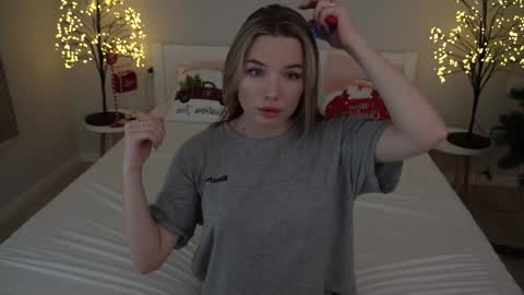 Danielle online show from December 2024 02:31:02 PM