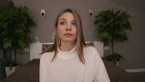 Danielle online show from January 2025 02:44:01 PM