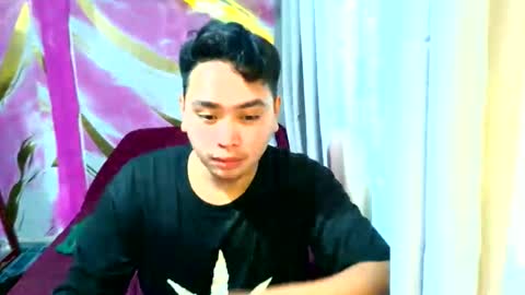 Snapshot of iconic_vince chatting on September 2025 12:29:01 PM iconic_vince online show from September 2025 12:29:01 PM