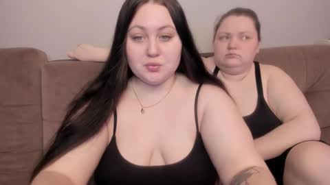 Snapshot of ihaveasecret_ chatting on November 2025 10:19:02 PM Alice online show from November 2025 10:19:02 PM