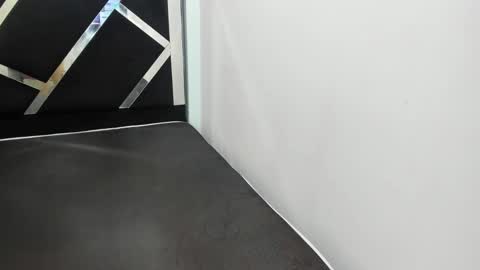 Isabella online show from September 2025 12:39:01 PM