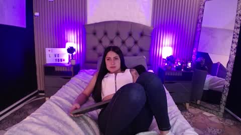 Isa online show from December 2024 05:40:01 PM