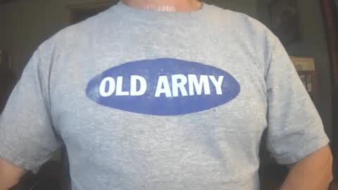 Snapshot of il_undercover chatting on October 2025 11:40:01 AM il_undercover online show from October 2025 11:40:01 AM