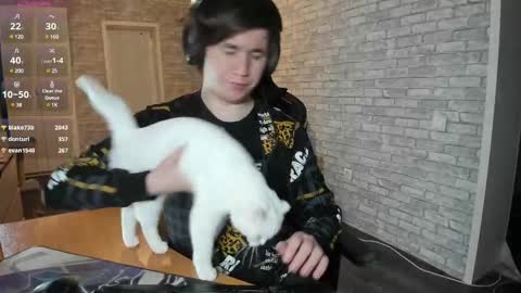 iliaskris online show from March 2025 12:43:01 AM