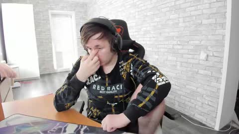 iliaskris online show from March 2025 05:27:02 AM