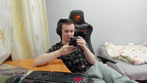 iliaskris online show from November 2025 08:18:01 PM