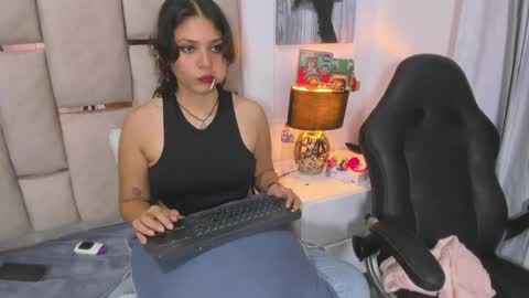 Snapshot of iliy_ chatting on December 2024 11:29:01 PM ILY online show from December 2024 11:29:01 PM