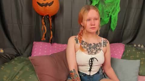 Annie online show from October 2025 06:47:01 AM