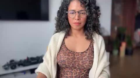 Kloe online show from October 2025 08:41:01 PM