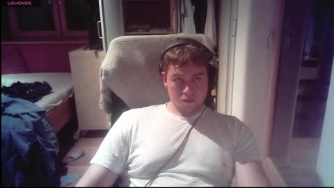 Snapshot of iloveyoutoo2000 chatting on October 2025 06:05:02 PM iloveyoutoo2000 online show from October 2025 06:05:02 PM