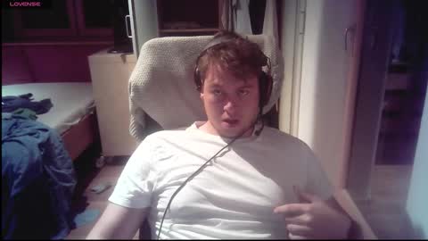 Snapshot of iloveyoutoo2000 chatting on October 2025 05:54:02 PM iloveyoutoo2000 online show from October 2025 05:54:02 PM