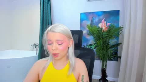 Snapshot of im__youre_sunshine chatting on December 2024 10:32:01 PM Roxy online show from December 2024 10:32:01 PM