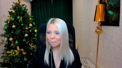 Snapshot of im__youre_sunshine chatting on December 2024 08:18:01 PM Roxy online show from December 2024 08:18:01 PM