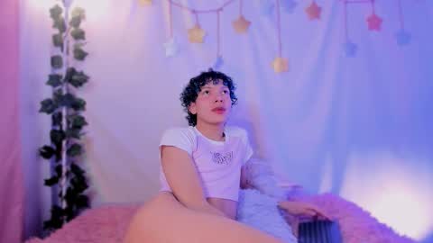 Snapshot of im_alejo chatting on December 2025 02:06:02 AM Alejo independent model online show from December 2025 02:06:02 AM