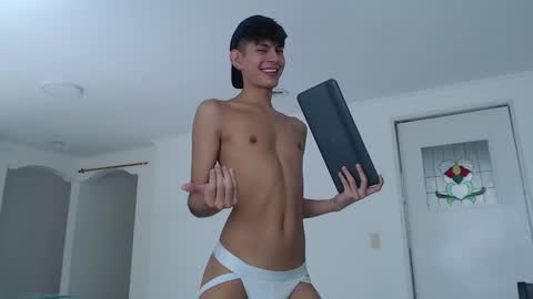 Snapshot of im_davo23 chatting on January 2025 04:10:01 PM Davo online show from January 2025 04:10:01 PM