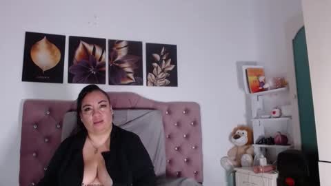 Hellen online show from October 2025 08:18:01 PM